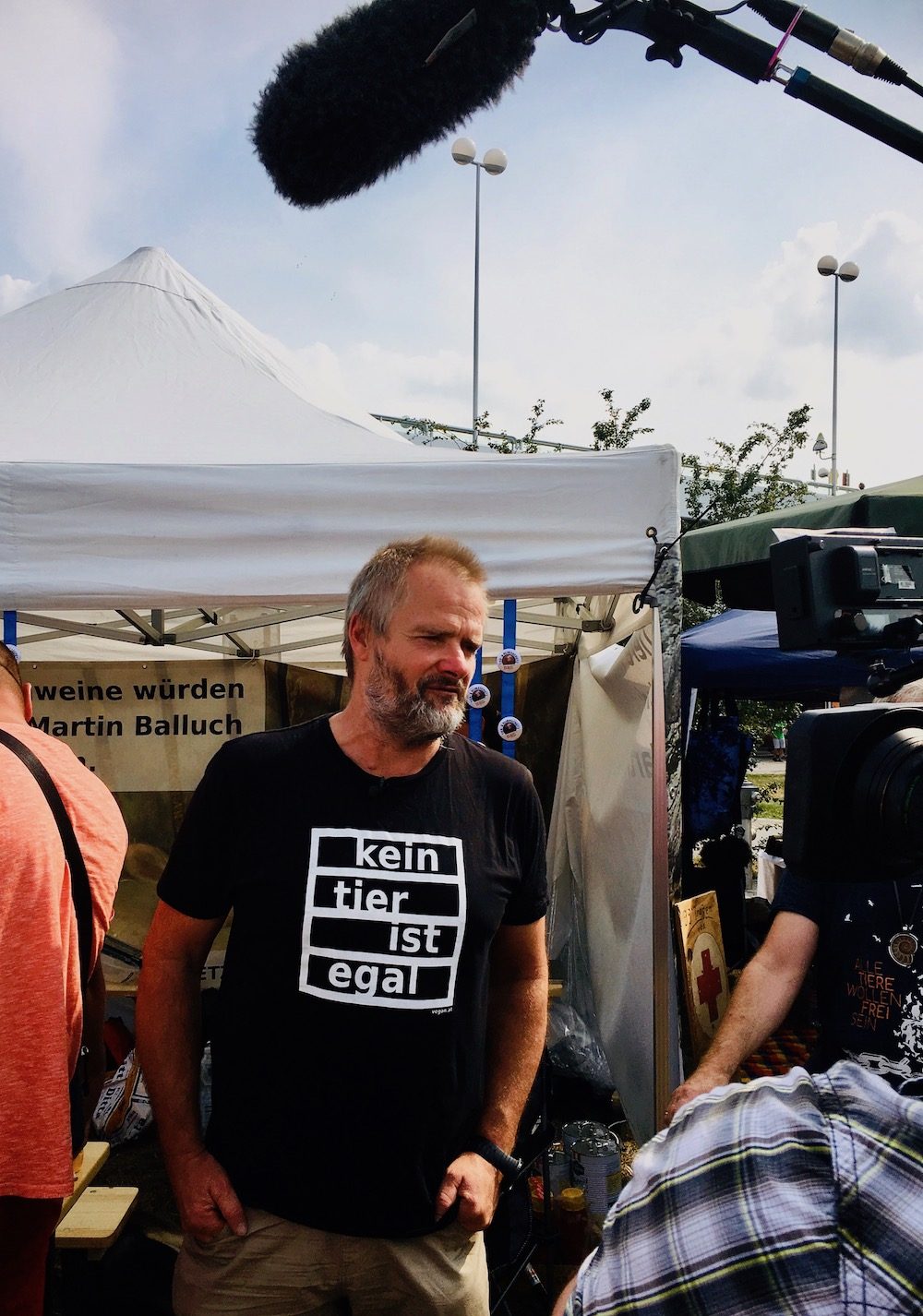 Martin Balluch wearing a "Kein Tier ist Egal" T shirt.